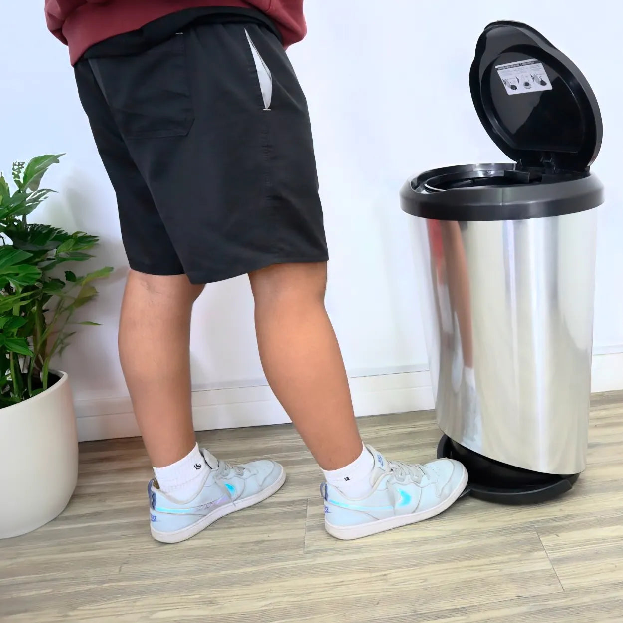 lixeira-com-pedal-label-prata-45-litros-leve-compre