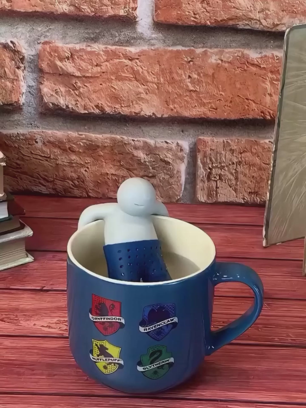 Caneca 350ml com Infusor Hogwarts Houses Harry Potter